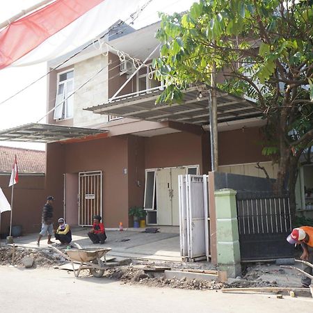 Spot On 93611 Kost Pak Suyatno Syariah 2 Otel Ponorogo Dış mekan fotoğraf