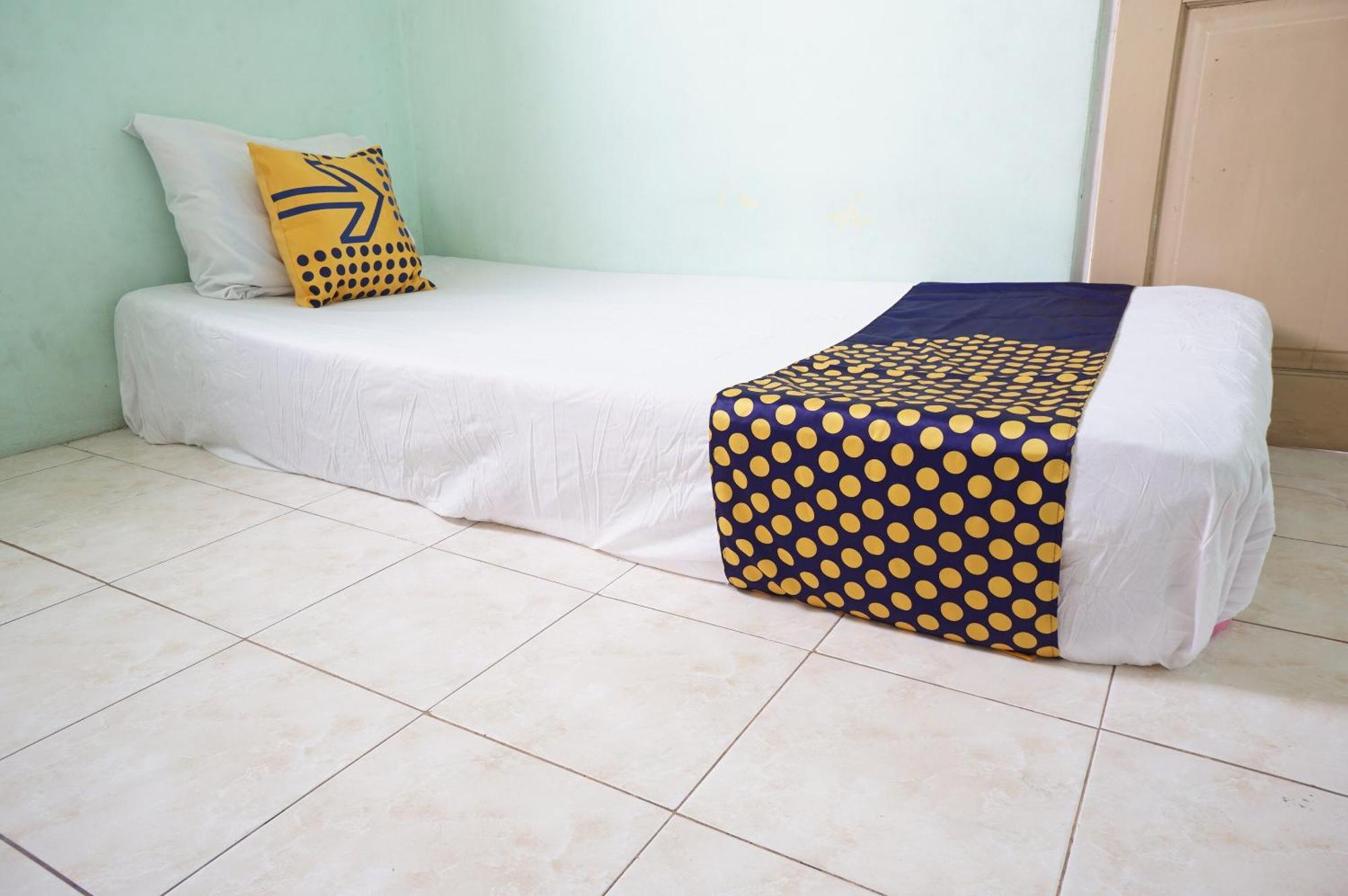 Spot On 93611 Kost Pak Suyatno Syariah 2 Otel Ponorogo Dış mekan fotoğraf