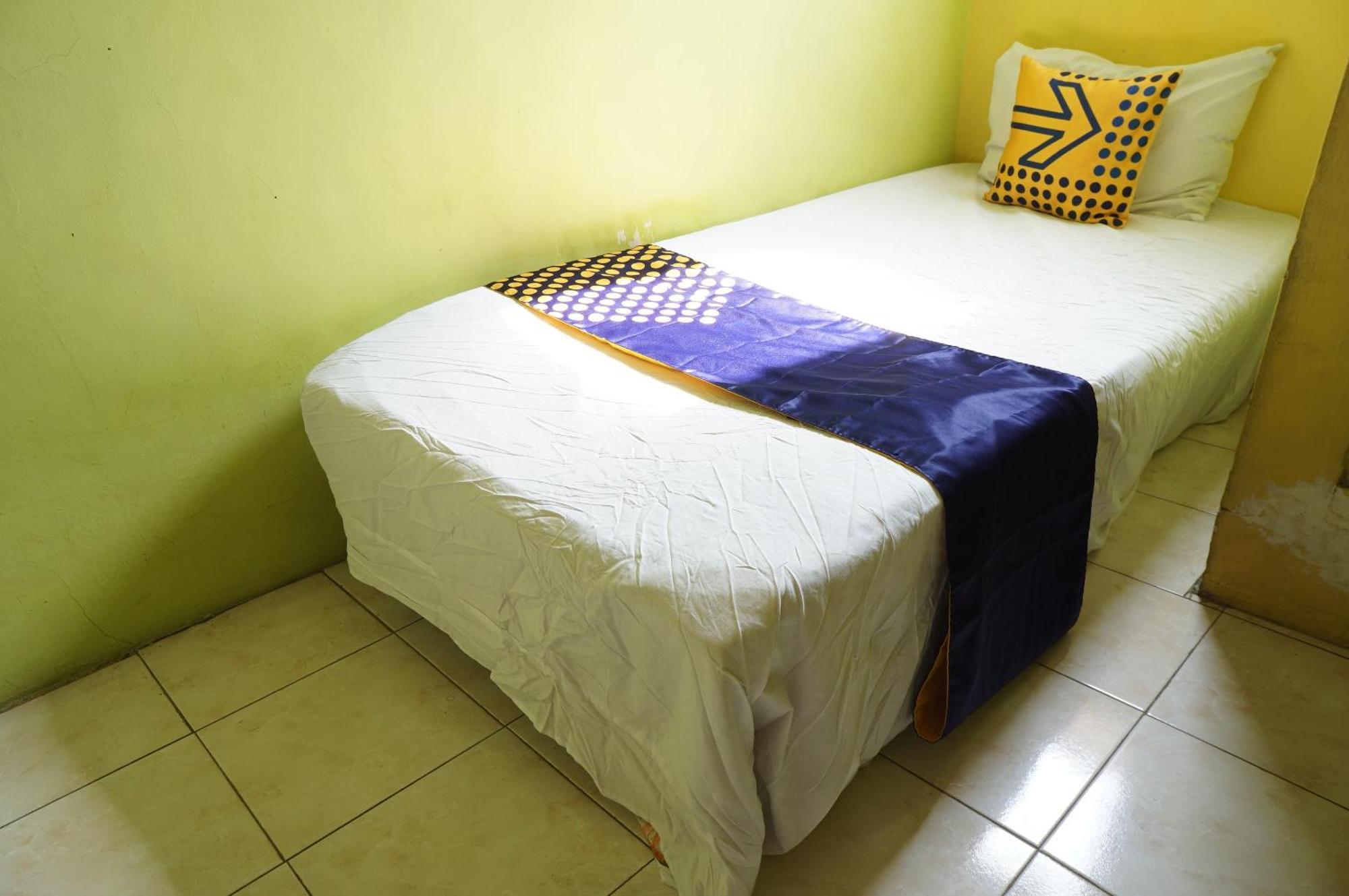 Spot On 93611 Kost Pak Suyatno Syariah 2 Otel Ponorogo Dış mekan fotoğraf